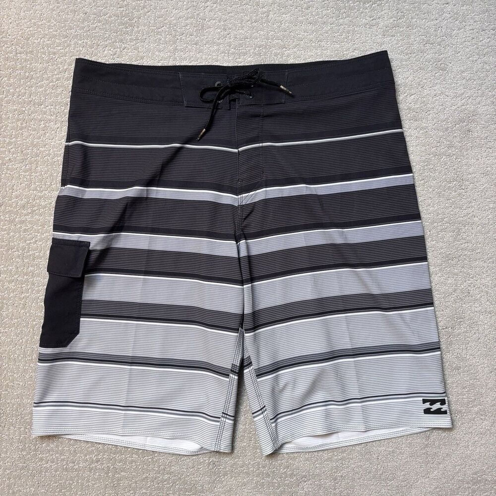 Billabong Platinum X Men’s 34 Board Shorts Surf Swim Trunks Bathing Suit EUC